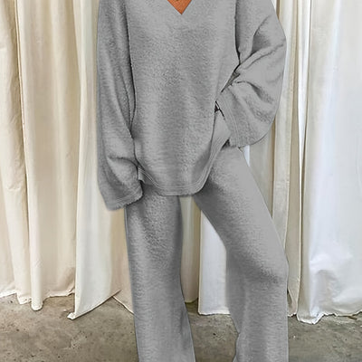 Melita - Cozy Elegant Women's V-Neck Set
